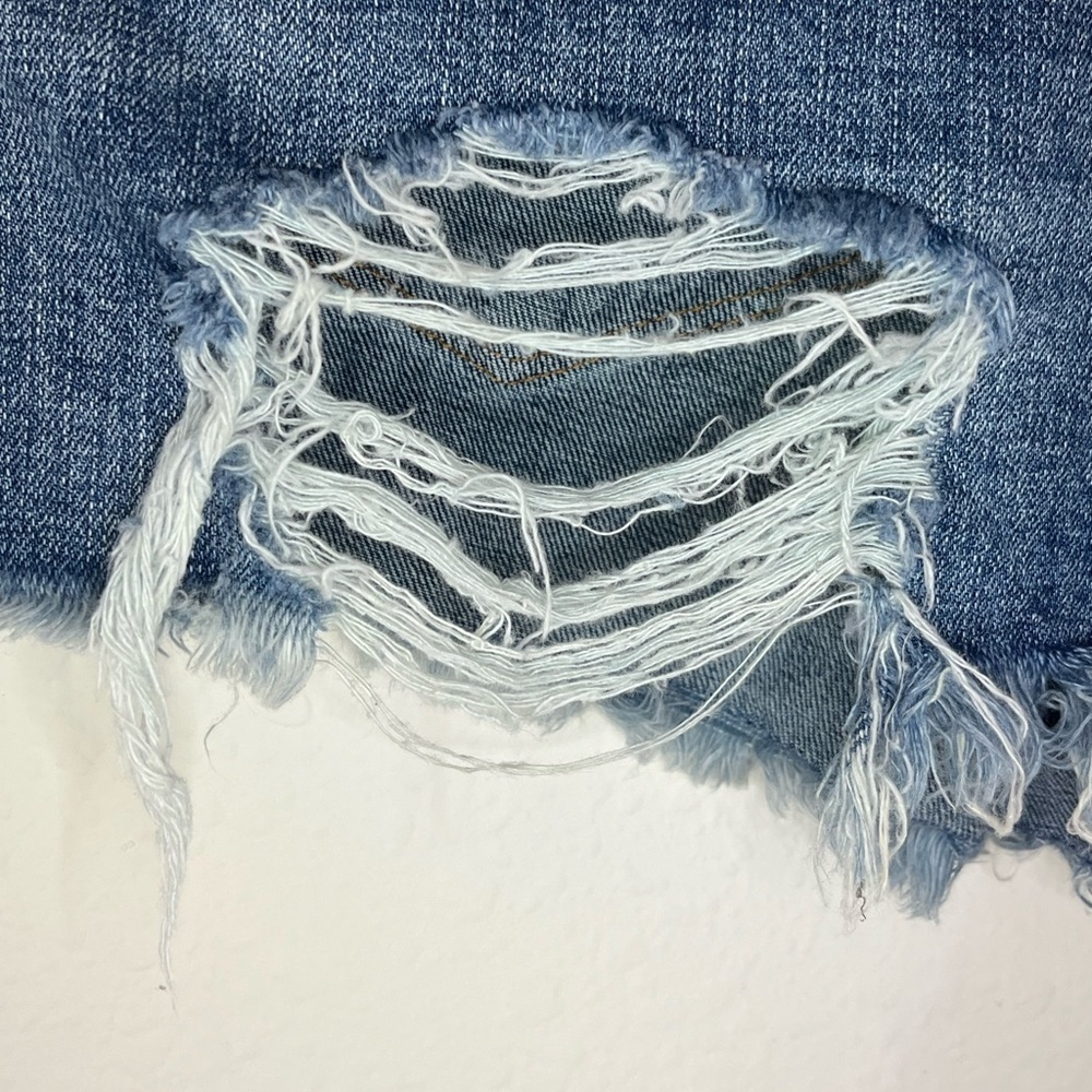 STS blue distressed high rise jean shorts, Size 26 - Picture 5 of 8